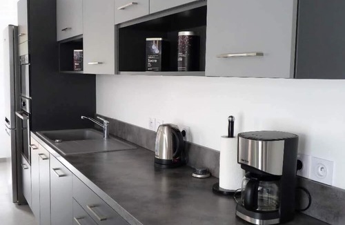 La Motte House | Air-conditioned villa with heated pool for 9 people