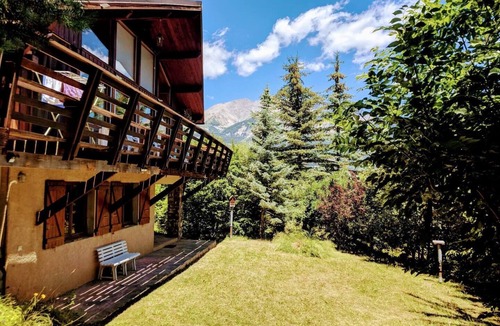 Le Sauze Ski Chalet | Alpine Chalet La Conchette