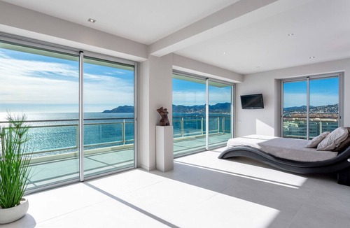 Cannes La Bocca Apartment | Amazing 3-BDR | Panoramic Sea Views
