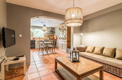 Saint-Maximin-la-Sainte-Baume House | Amazing home in ST MAXIMIM LA STE BAUM