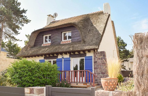 Sables-d'Or-les-Pins House | Amazing home in Sables dOr les pins with 3 Bedrooms and WiFi