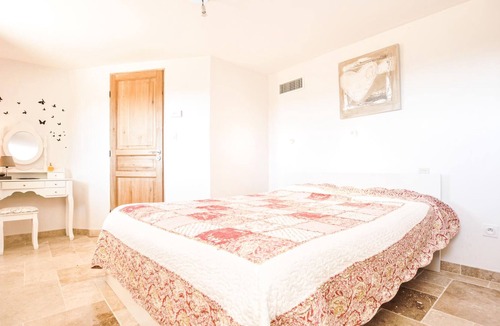 Claviers House | An authentic huge vacation home with pool and relaxing atmosphere.