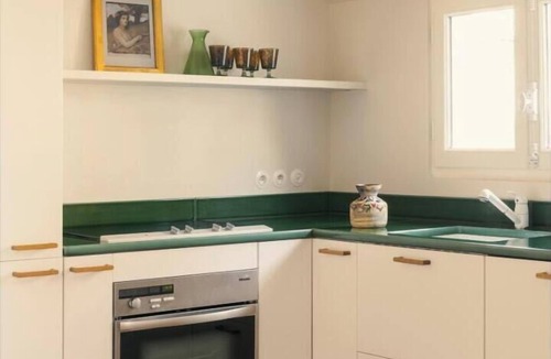 Notre-Dame-des-Champs Apartment | AN AUTHENTIC PARISIAN STAY WITH REFINED UNDERSTATED DÉCOR AT RUE CHERHE MIDI