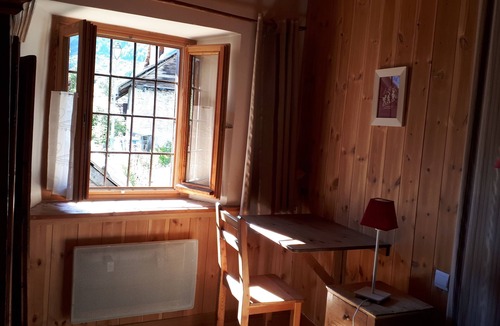 Nevache Ski Chalet | Antique cottage dating from 1870