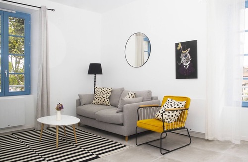 Romans-sur-Isere Apartment | Apartment- 2 chambres-Designer-Private Bathroom