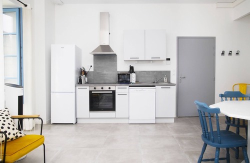 Romans-sur-Isere Apartment | Apartment- 2 chambres-Designer-Private Bathroom
