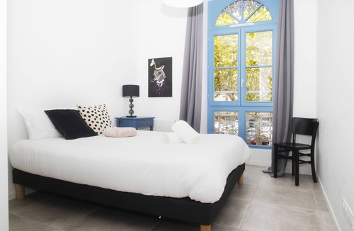 Romans-sur-Isere Apartment | Apartment- 2 chambres-Designer-Private Bathroom