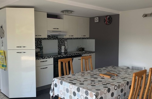 Aydat Apartment | Apartment 30m from Lake Aydat beach