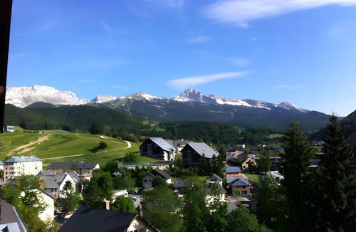 Saint-Nizier-du-Moucherotte Apartment | Apartment 'À L’orée Des Sapins, Skis Au Pied' with Mountain View, Shared Garden and Balcony
