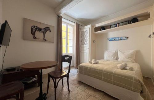 Old Town Apartment | Apartment Authentisches Studio im Herzen des Dorfes by Interhome