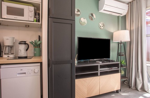 Cap Esterel Apartment | Apartment 'Cap Esterel - Pool' with Sea View, Wi-Fi and Air Conditioning
