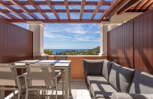 Cap Esterel Apartment | Apartment 'Cap Esterel - Pool' with Sea View, Wi-Fi and Air Conditioning