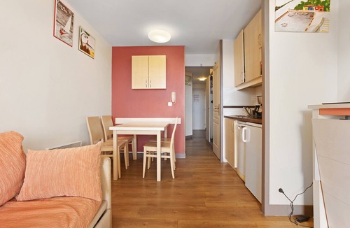 Cap Esterel Apartment | Apartment 'Cap Esterel St Raphaël' with Sea View, Shared Pool and Private Terrace