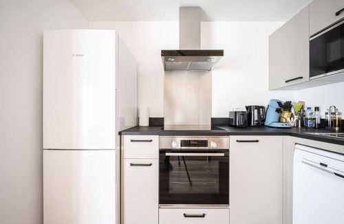 Centre Ville Apartment | Apartment Comfortable in the centre of Pau: parking, AC.