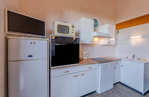 Montferrier Apartment | Apartment 'Framboise Les Monts D'olmes' with Mountain View and Private Terrace