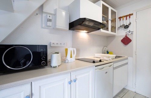 Trevignon Apartment | Apartment 'Guillaume' with Sea View