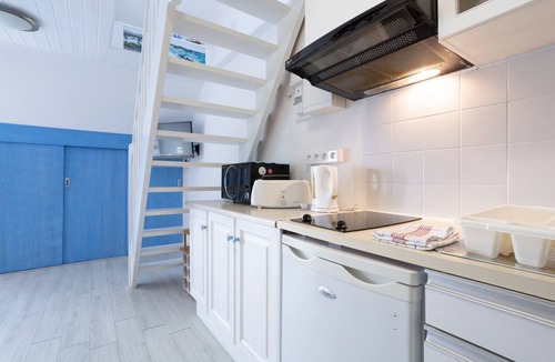 Trevignon Apartment | Apartment 'Guillaume' with Sea View