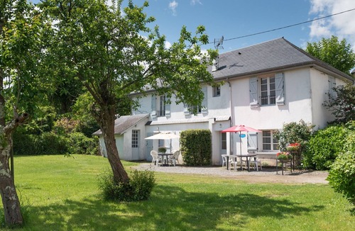 Argeles Gazost Apartment | Apartment 'Hautacam' – Ideal for 21-Day Thermal Stays, Mountain View & Wi-Fi