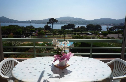 Agay Apartment | Apartment in secure residence with swimming pool facing the sea