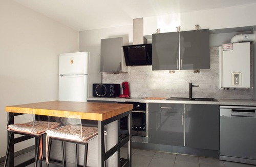 Saint-Henri Apartment | Apartment 'L Évasion' with Private Terrace and Wi-Fi