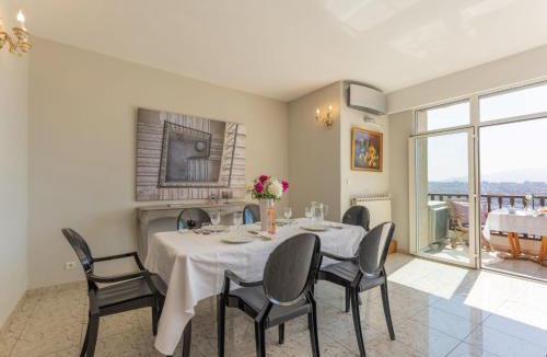 Hotel-de-Ville Apartment | Apartment La Maison de Protis - MSE100 by Interhome