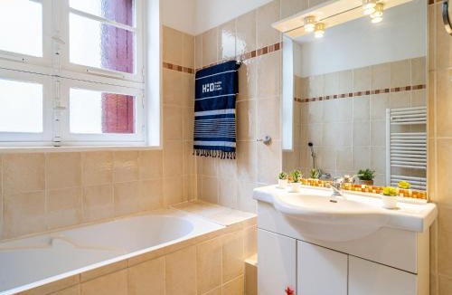 Biarritz Apartment | Apartment la République-1 by Interhome