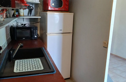 Thiers Apartment | Apartment 'Loft Americain Centre Ville' with Wi-Fi