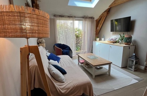 Rotheneuf-Le Pont Apartment | Apartment same level, 3 min walk to beach, Garden