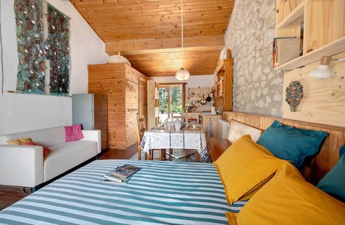 Hounoux Apartment | Apartment 'Studio Dans Terrain De 30he' with Private Pool, Private Terrace and Wi-Fi