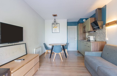 Pont Royal Apartment | Apartment 'Studio Golf De Pont Royal' with Mountain View, Wi-Fi and Air Conditioning