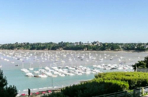 Dinard Apartment | Apartment Terrasses d'Emeraude-2 by Interhome
