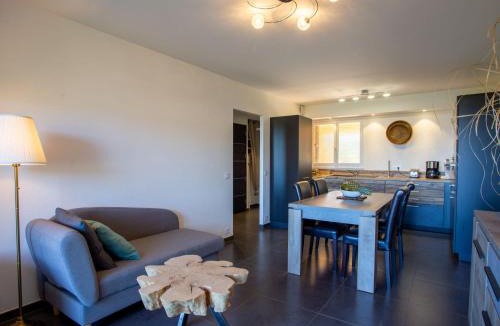 Le Lavandou Apartment | Apartment Un autre jour ensoleillé by Interhome