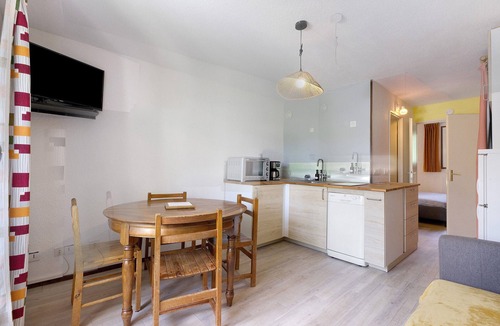 Gresse-en-Vercors Apartment | Apartment 'Venus' with Mountain View, Shared Pool and Private Terrace