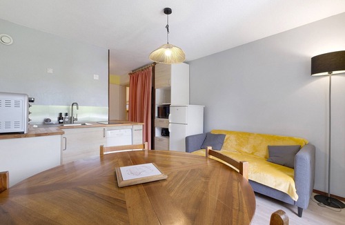 Gresse-en-Vercors Apartment | Apartment 'Venus' with Mountain View, Shared Pool and Private Terrace