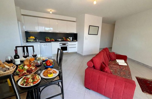 Saint-Raphael Apartment | Apartment with AC and parking - 4 guests