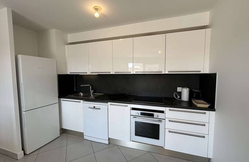 Saint-Raphael Apartment | Apartment with AC and parking - 4 guests