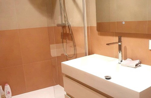 Centre Ville Apartment | Apartment with terrace and Jacuzzi Pyramid view