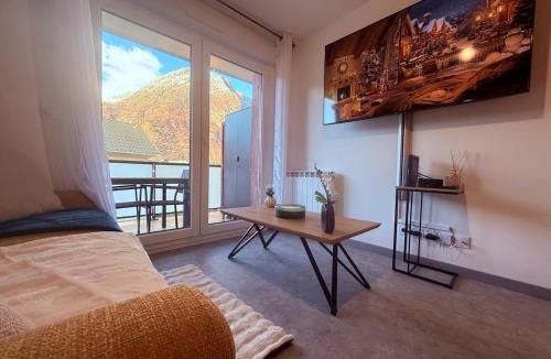 Saint-Jean-de-Maurienne Apartment | App 2-4 Proche Gare Terrasse Garage