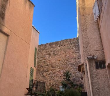 Ceyreste Apartment | Apparemment Cocooning Ceyreste