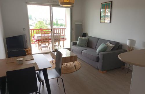 Hendaye Apartment | Appart. 2* à Hendaye, proche centre, parking privatif - FR-1-239-777