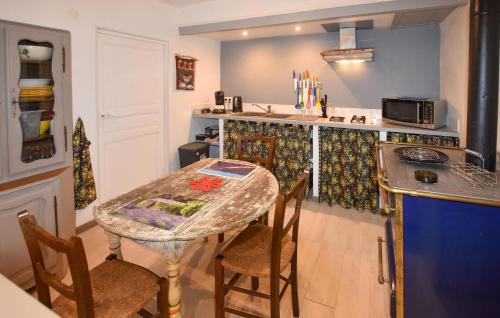 Montagnac-Montpezat Apartment | Appart Dans Maison De Village