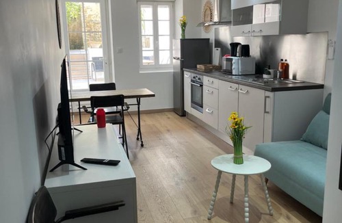 Mirepoix Apartment | Appart Studio centre historique Box vélo Moto