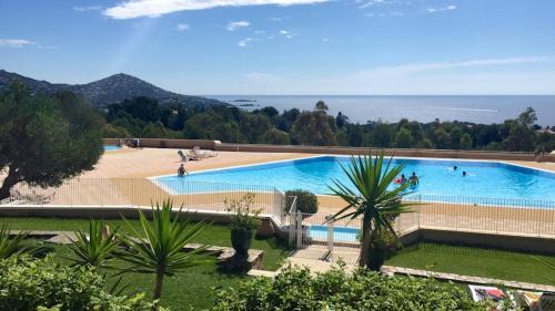 Cap Esterel Apartment | Appartement 4 pers Cap Estérel centre du village CLIM WIFI