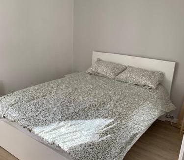 Castera-Verduzan Apartment | Appartement au coeur du village au rez de chaussée