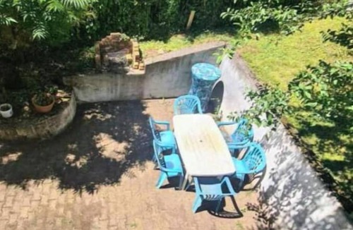 Aurillac House | APPARTEMENT CENTRE VILLE TERRASSE JARDIN GARAGE Chez Priscilla