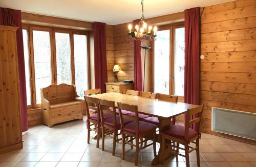 Chamonix City Centre Apartment | Appartement de standing Chamonix 4 pers, parking/ski - FR-1-507-34