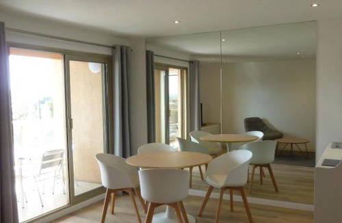 Golfe Juan Apartment | Appartement de standing à 5 min de la mer N 7208