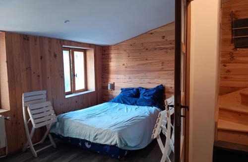 Saint-Andre-de-Rosans Apartment | Appartement avec terrasse sur rue piétonne