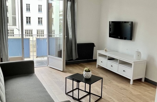 Republique Apartment | Appartement Hyper Centre, Proche des Thermes