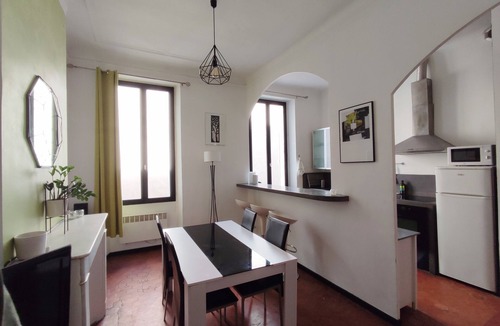 Saint-Charles Apartment | Appartement Typique Entre la Gare et la Canebière